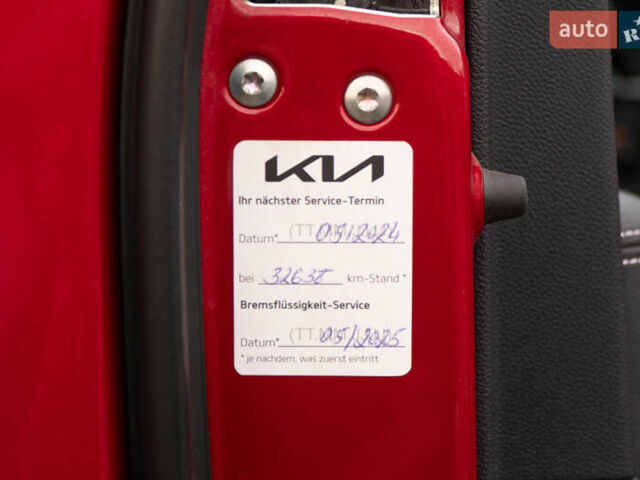 Червоний Кіа Niro, об'ємом двигуна 0 л та пробігом 46 тис. км за 24500 $, фото 23 на Automoto.ua