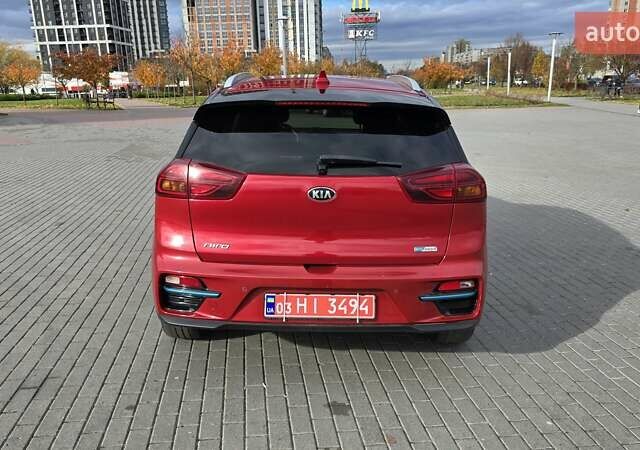 Червоний Кіа Niro, об'ємом двигуна 0 л та пробігом 141 тис. км за 19700 $, фото 4 на Automoto.ua