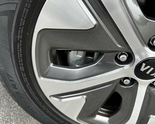 Червоний Кіа Niro, об'ємом двигуна 0 л та пробігом 52 тис. км за 21700 $, фото 55 на Automoto.ua
