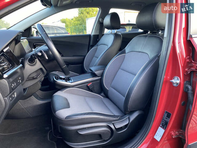 Красный Киа Niro, объемом двигателя 0 л и пробегом 111 тыс. км за 20300 $, фото 31 на Automoto.ua