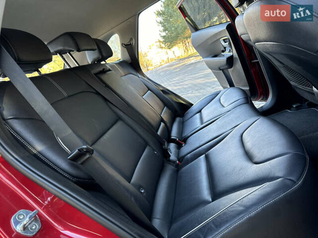 Красный Киа Niro, объемом двигателя 0 л и пробегом 55 тыс. км за 19750 $, фото 94 на Automoto.ua