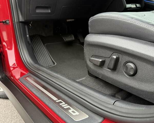 Червоний Кіа Niro, об'ємом двигуна 0 л та пробігом 52 тис. км за 21700 $, фото 29 на Automoto.ua