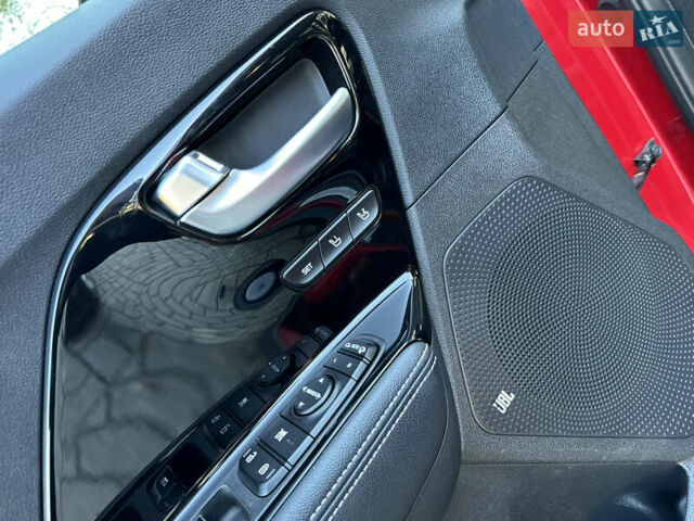 Красный Киа Niro, объемом двигателя 0 л и пробегом 55 тыс. км за 19750 $, фото 68 на Automoto.ua