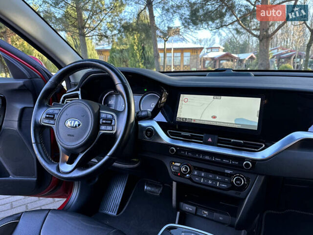 Красный Киа Niro, объемом двигателя 0 л и пробегом 55 тыс. км за 19750 $, фото 81 на Automoto.ua