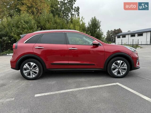 Червоний Кіа Niro, об'ємом двигуна 0 л та пробігом 52 тис. км за 21700 $, фото 3 на Automoto.ua