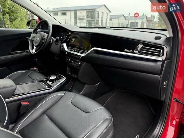 Червоний Кіа Niro, об'ємом двигуна 0 л та пробігом 52 тис. км за 21700 $, фото 31 на Automoto.ua