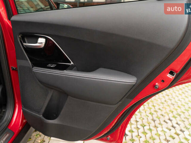Червоний Кіа Niro, об'ємом двигуна 0 л та пробігом 46 тис. км за 24500 $, фото 39 на Automoto.ua