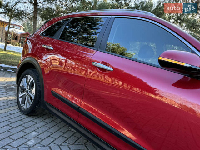 Красный Киа Niro, объемом двигателя 0 л и пробегом 55 тыс. км за 19750 $, фото 38 на Automoto.ua