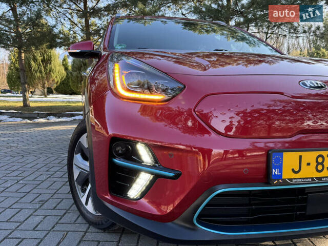Красный Киа Niro, объемом двигателя 0 л и пробегом 55 тыс. км за 19750 $, фото 33 на Automoto.ua