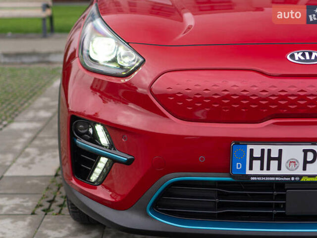Червоний Кіа Niro, об'ємом двигуна 0 л та пробігом 46 тис. км за 24500 $, фото 2 на Automoto.ua