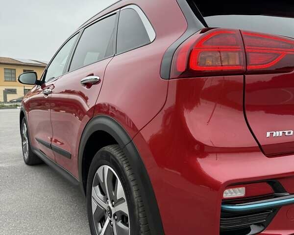 Червоний Кіа Niro, об'ємом двигуна 0 л та пробігом 52 тис. км за 21700 $, фото 6 на Automoto.ua