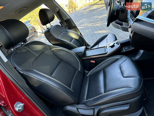 Красный Киа Niro, объемом двигателя 0 л и пробегом 55 тыс. км за 19750 $, фото 87 на Automoto.ua