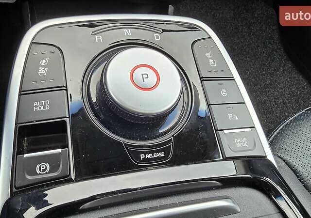 Червоний Кіа Niro, об'ємом двигуна 0 л та пробігом 141 тис. км за 19700 $, фото 21 на Automoto.ua