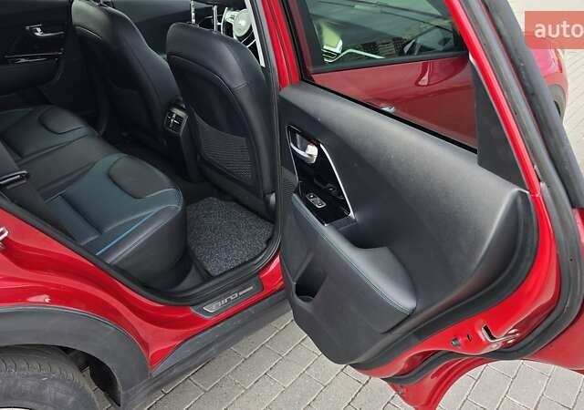 Червоний Кіа Niro, об'ємом двигуна 0 л та пробігом 141 тис. км за 19700 $, фото 14 на Automoto.ua