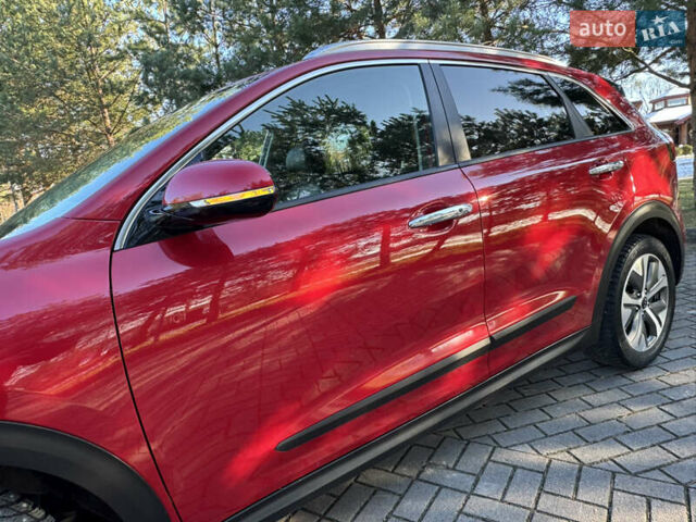 Красный Киа Niro, объемом двигателя 0 л и пробегом 55 тыс. км за 19750 $, фото 19 на Automoto.ua