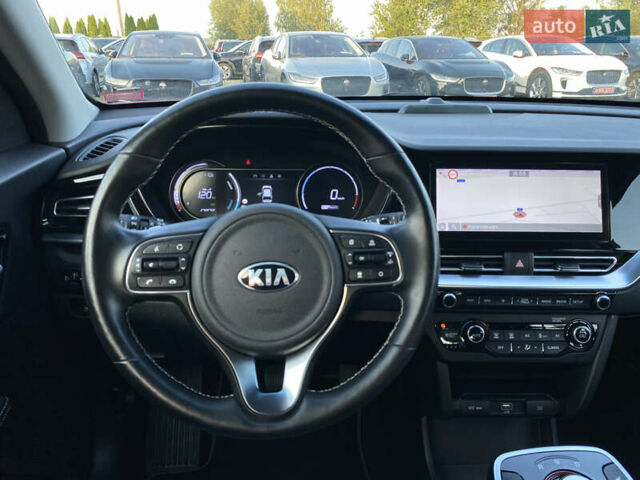 Красный Киа Niro, объемом двигателя 0 л и пробегом 111 тыс. км за 20300 $, фото 35 на Automoto.ua