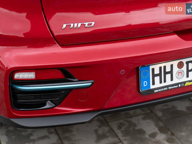 Червоний Кіа Niro, об'ємом двигуна 0 л та пробігом 46 тис. км за 24500 $, фото 14 на Automoto.ua