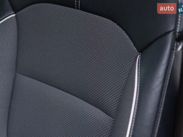 Червоний Кіа Niro, об'ємом двигуна 0 л та пробігом 46 тис. км за 24500 $, фото 68 на Automoto.ua