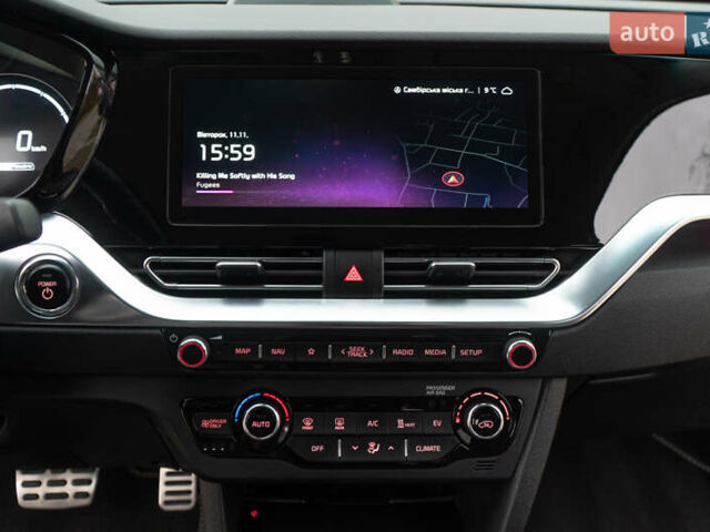 Червоний Кіа Niro, об'ємом двигуна 0 л та пробігом 46 тис. км за 24500 $, фото 29 на Automoto.ua