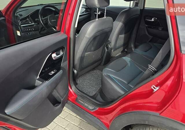 Червоний Кіа Niro, об'ємом двигуна 0 л та пробігом 141 тис. км за 19700 $, фото 11 на Automoto.ua