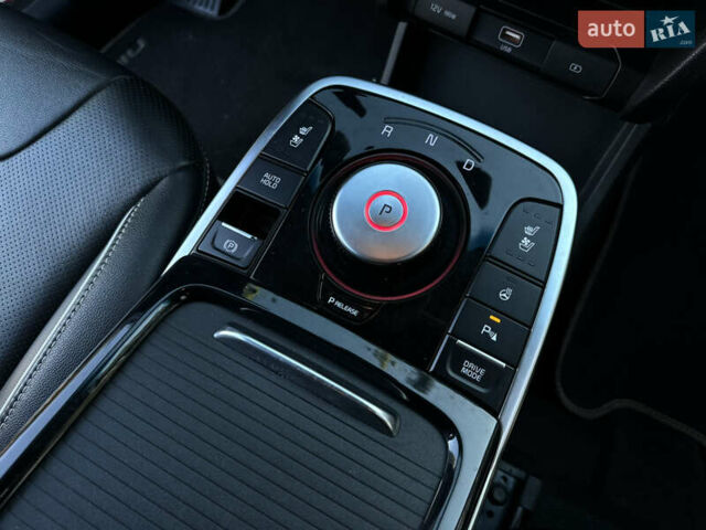 Красный Киа Niro, объемом двигателя 0 л и пробегом 55 тыс. км за 19750 $, фото 95 на Automoto.ua