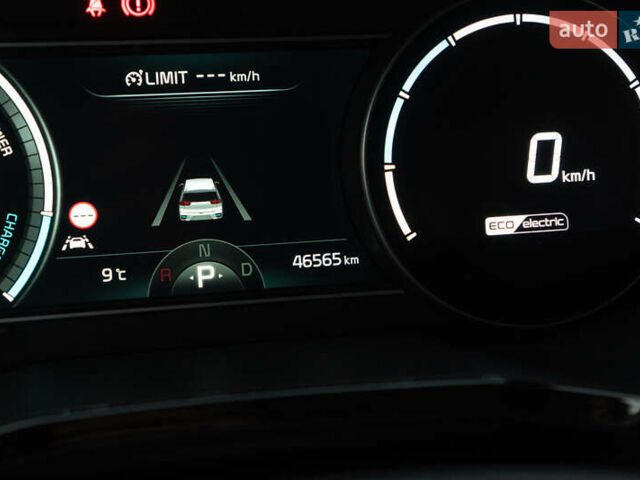 Червоний Кіа Niro, об'ємом двигуна 0 л та пробігом 46 тис. км за 24500 $, фото 44 на Automoto.ua