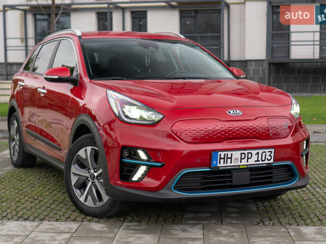 Червоний Кіа Niro, об'ємом двигуна 0 л та пробігом 46 тис. км за 24500 $, фото 4 на Automoto.ua
