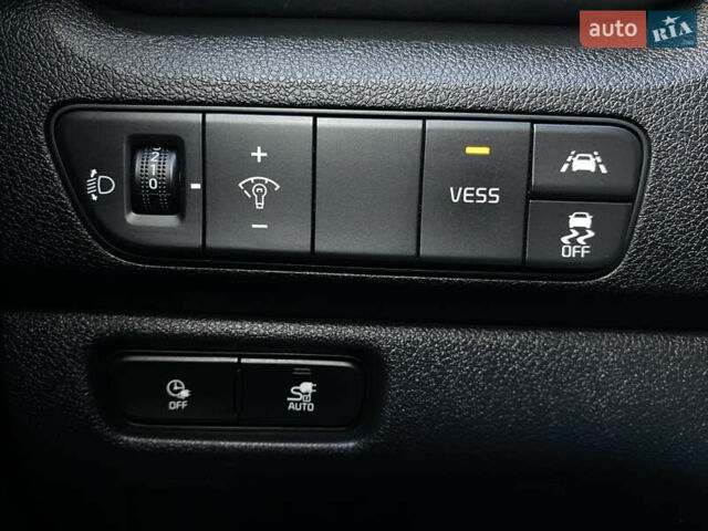 Красный Киа Niro, объемом двигателя 0 л и пробегом 111 тыс. км за 20300 $, фото 33 на Automoto.ua