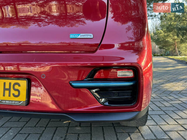 Красный Киа Niro, объемом двигателя 0 л и пробегом 55 тыс. км за 19750 $, фото 62 на Automoto.ua