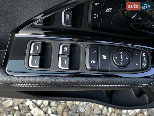 Красный Киа Niro, объемом двигателя 0 л и пробегом 111 тыс. км за 20300 $, фото 32 на Automoto.ua