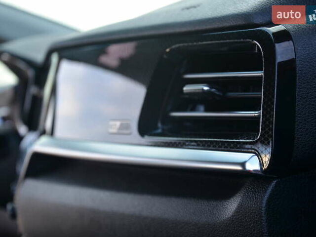 Красный Киа Niro, объемом двигателя 0 л и пробегом 91 тыс. км за 19550 $, фото 61 на Automoto.ua