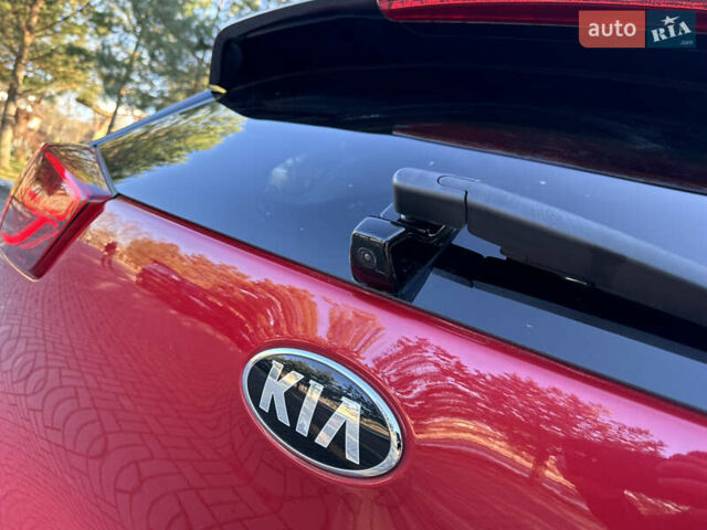 Красный Киа Niro, объемом двигателя 0 л и пробегом 55 тыс. км за 19750 $, фото 64 на Automoto.ua