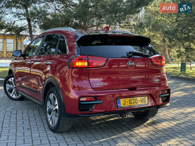 Красный Киа Niro, объемом двигателя 0 л и пробегом 55 тыс. км за 19750 $, фото 52 на Automoto.ua