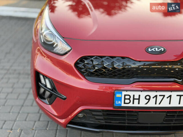 Красный Киа Niro, объемом двигателя 1.6 л и пробегом 52 тыс. км за 23800 $, фото 8 на Automoto.ua
