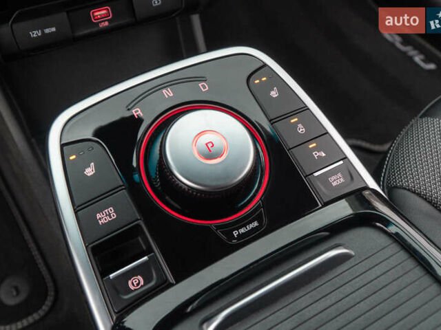 Червоний Кіа Niro, об'ємом двигуна 0 л та пробігом 46 тис. км за 24500 $, фото 31 на Automoto.ua