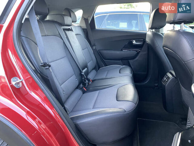 Красный Киа Niro, объемом двигателя 0 л и пробегом 111 тыс. км за 20300 $, фото 75 на Automoto.ua