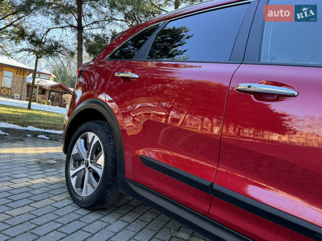 Красный Киа Niro, объемом двигателя 0 л и пробегом 55 тыс. км за 19750 $, фото 41 на Automoto.ua