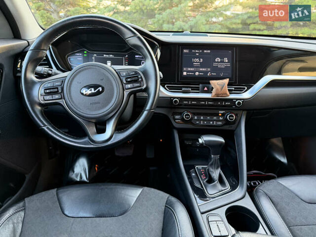 Красный Киа Niro, объемом двигателя 1.6 л и пробегом 52 тыс. км за 23800 $, фото 10 на Automoto.ua