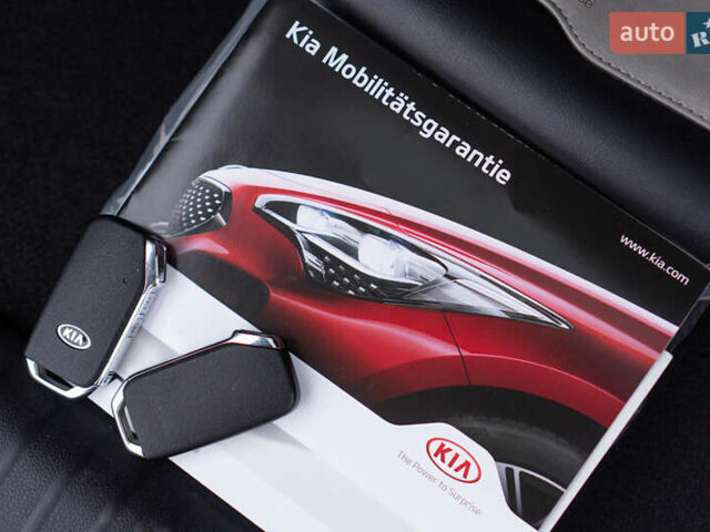 Червоний Кіа Niro, об'ємом двигуна 0 л та пробігом 46 тис. км за 24500 $, фото 62 на Automoto.ua