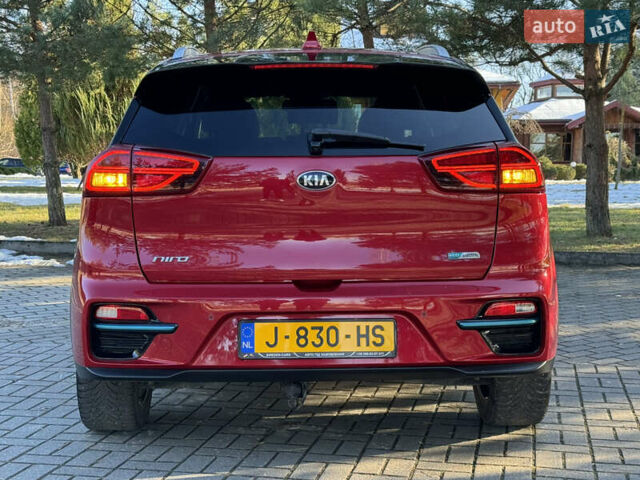Красный Киа Niro, объемом двигателя 0 л и пробегом 55 тыс. км за 19750 $, фото 54 на Automoto.ua