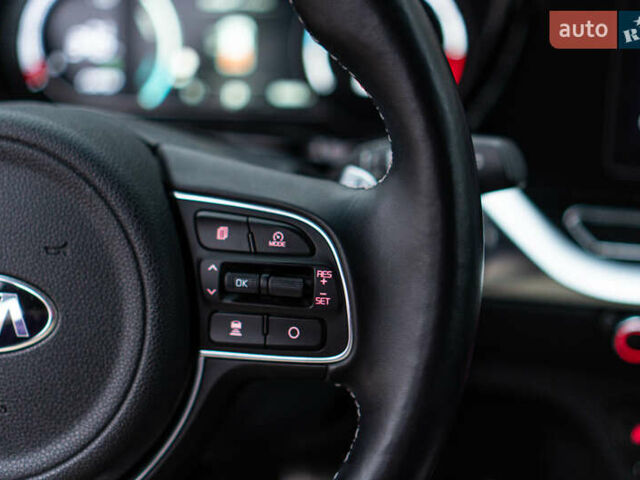 Червоний Кіа Niro, об'ємом двигуна 0 л та пробігом 46 тис. км за 24500 $, фото 65 на Automoto.ua