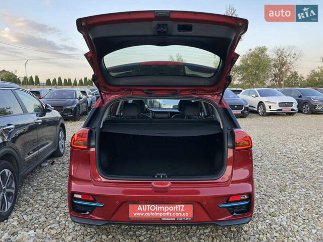 Красный Киа Niro, объемом двигателя 0 л и пробегом 111 тыс. км за 20300 $, фото 70 на Automoto.ua