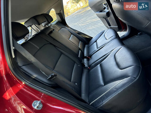 Красный Киа Niro, объемом двигателя 0 л и пробегом 55 тыс. км за 19750 $, фото 111 на Automoto.ua
