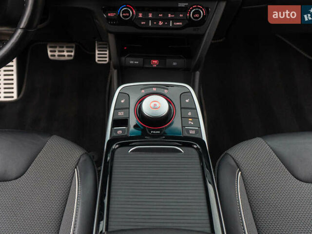 Червоний Кіа Niro, об'ємом двигуна 0 л та пробігом 46 тис. км за 24500 $, фото 30 на Automoto.ua