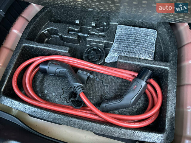 Красный Киа Niro, объемом двигателя 0 л и пробегом 55 тыс. км за 19750 $, фото 110 на Automoto.ua