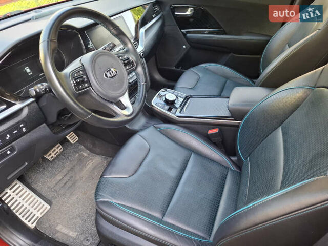 Червоний Кіа Niro, об'ємом двигуна 0 л та пробігом 134 тис. км за 19850 $, фото 15 на Automoto.ua