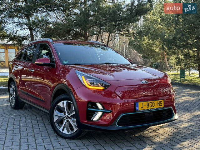 Красный Киа Niro, объемом двигателя 0 л и пробегом 55 тыс. км за 19750 $, фото 29 на Automoto.ua