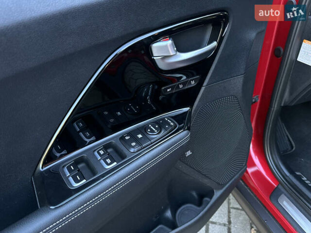 Красный Киа Niro, объемом двигателя 0 л и пробегом 55 тыс. км за 19750 $, фото 66 на Automoto.ua