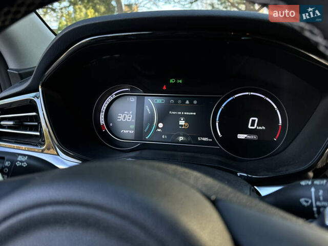 Красный Киа Niro, объемом двигателя 0 л и пробегом 55 тыс. км за 19750 $, фото 72 на Automoto.ua