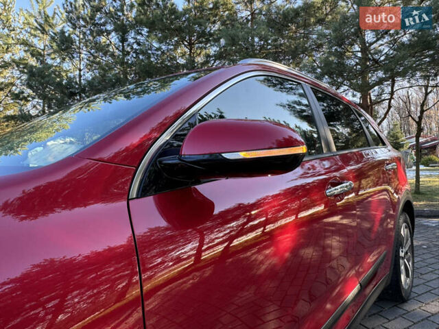 Красный Киа Niro, объемом двигателя 0 л и пробегом 55 тыс. км за 19750 $, фото 17 на Automoto.ua